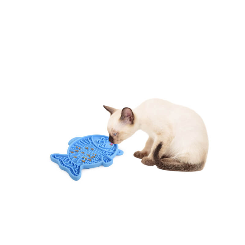 All For Paws Calming Pals podloga Lick-A-Fish, modra - 18 x 15 cm (4)