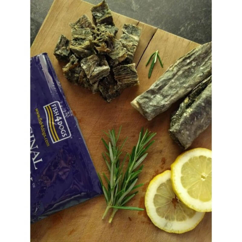 Fish4Dogs Sea Jerky, male kocke (4)