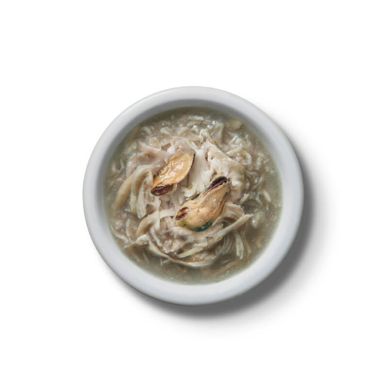 Lily's Kitchen Shredded Fillets koščki mesa v omaki - piščanec in školjke - 70 g (2)